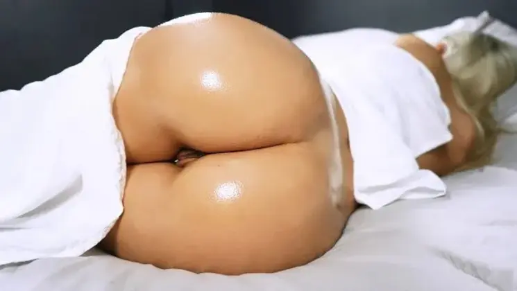 Step Mom Wakes Up to a Hard Cock of Her Step Son after Grinding and Pussy Fin...