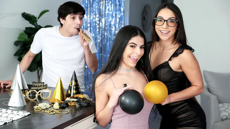 Latina stepsis 3some with stepbro on NYE
