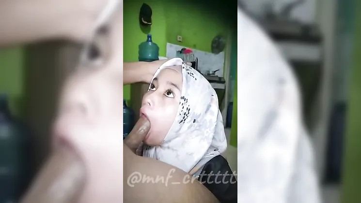 Watch this amateur Asian slut get a hardcore cumshot in her mouth and on her face