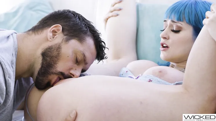 HOT AF Jewelz Blu Gets Her Feet Licked & Gets Fucked Hard