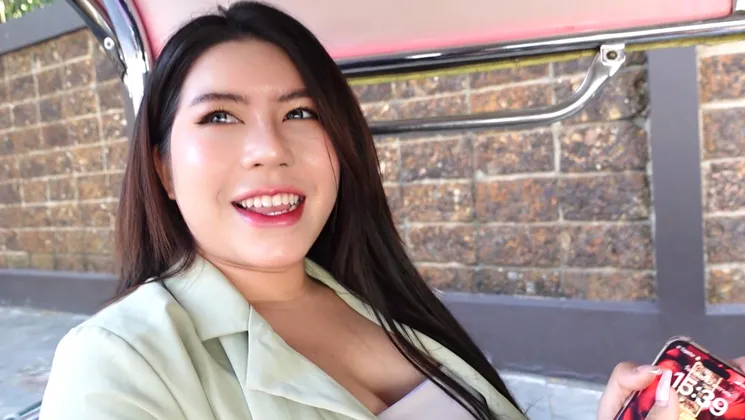 Chubby Thai MILF picked up in a TukTuk